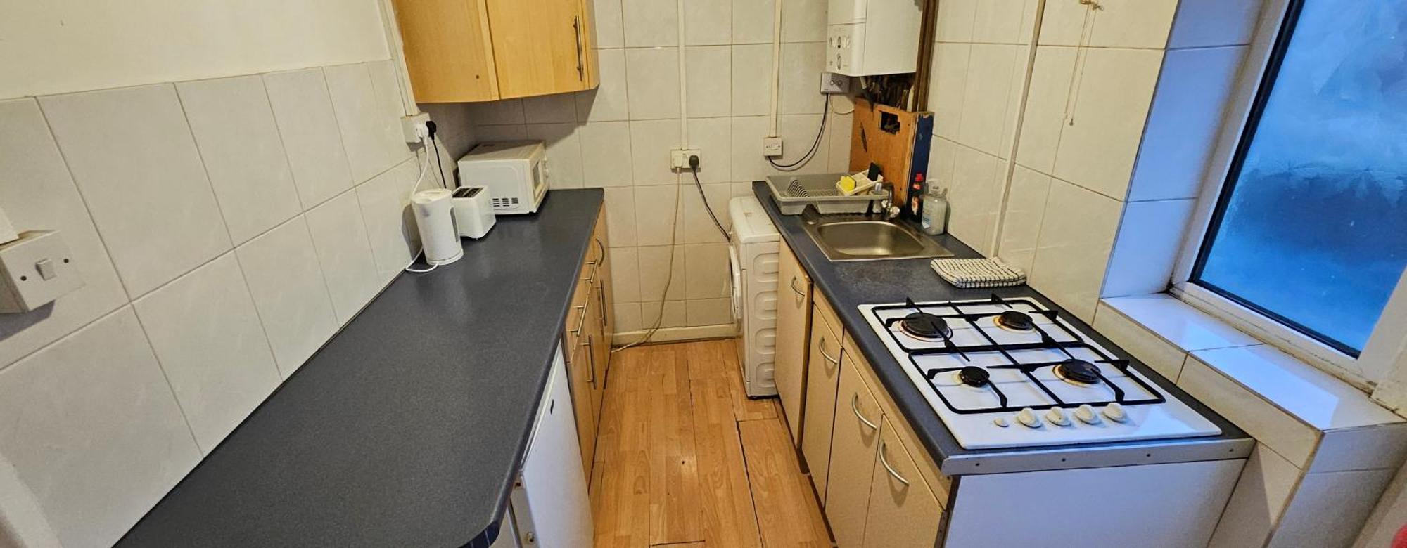 No Frills & Nothing Fancy 1 Bed Studio City Centre Cardiff Exterior photo